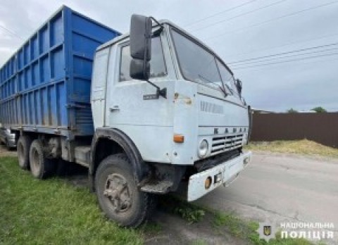На Вінниччині поліцейські вилучили у водія 4 тони дизельного пального невідомого походження